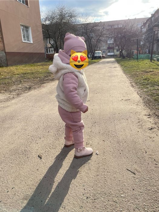 Демісезонні черевики, чобітки, ботінки фірми H&M на дівчинку 22 розмір