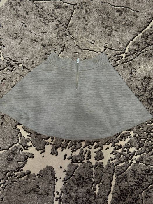 Тепла коротка юбка із замком