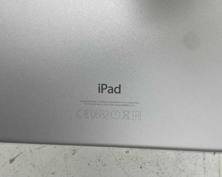Планшет Apple iPad Air 2 (A1566)
