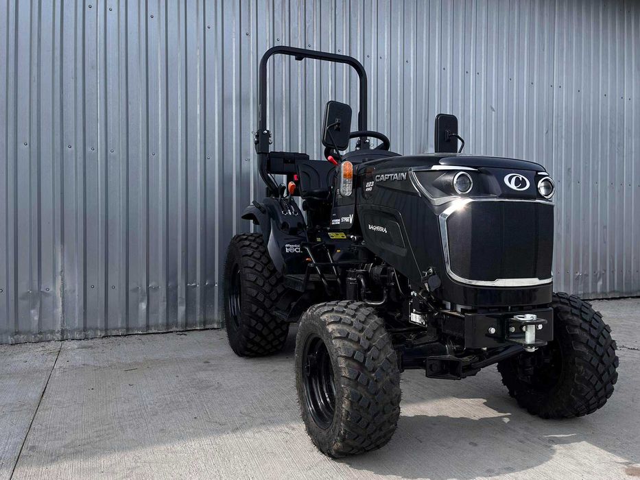 Ciągnik Traktor kompaktowy Silnik Mitsubishi 3 cylindry 4x4 Hydraulika