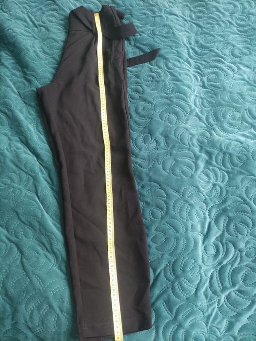 Czarne spodnie Stradivarius