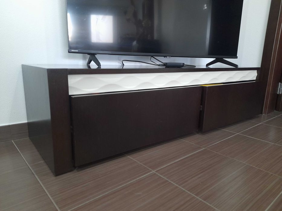 Oportunidade! Mesa de centro e móvel de TV