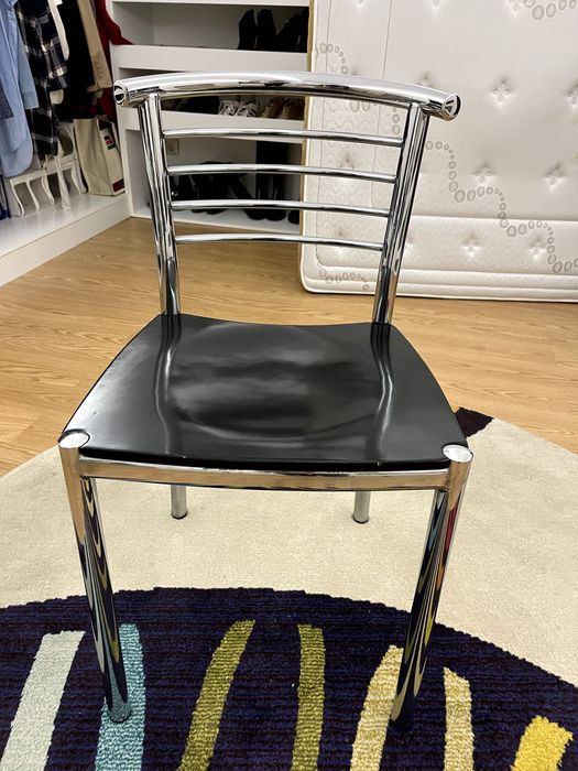 Mesa redonda design com cadeiras64552364766721124