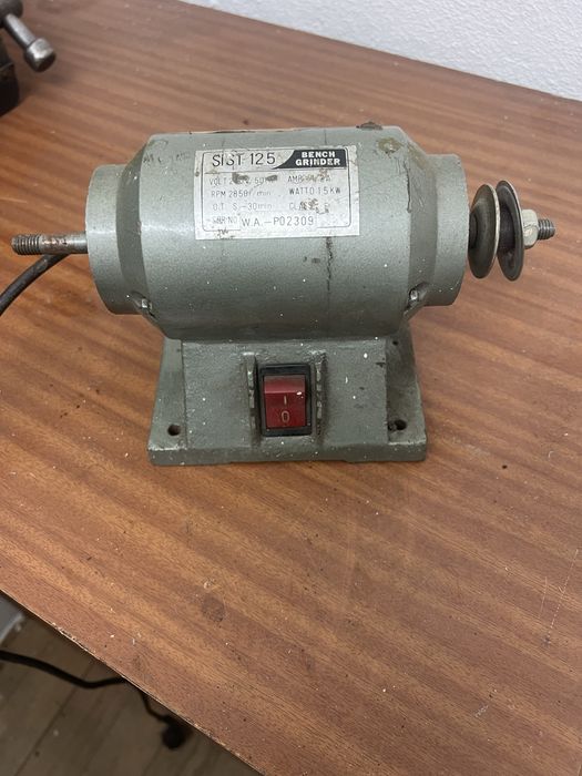 Rebolo eletrico quase novo