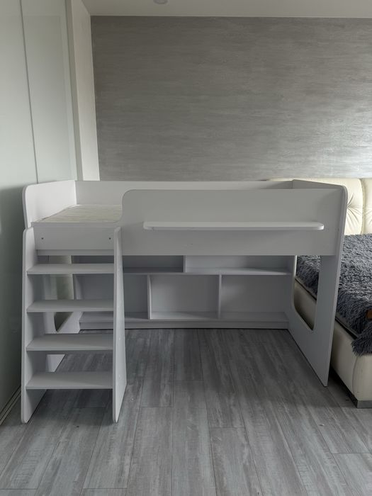 Дитяче ліжко з матрацом