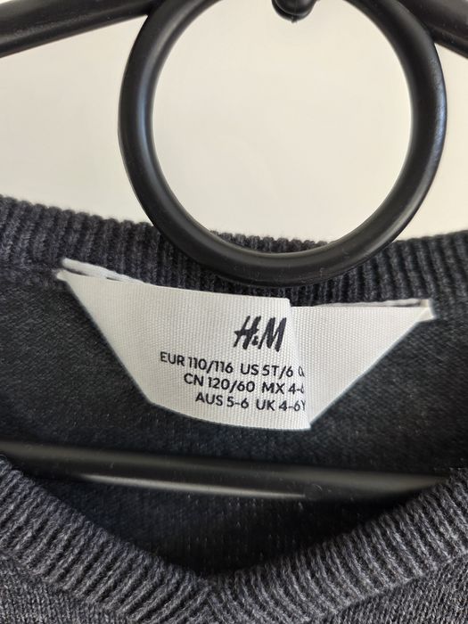 Elegancki sweterek chłopięcy H&M 110/116