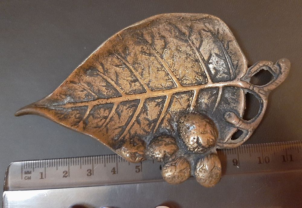 Cinzeiro Antigo Vintage forma de Folha - Bronze