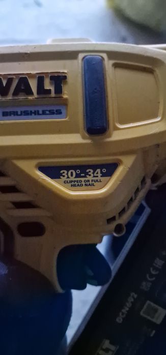 Gwoździarka Dewalt