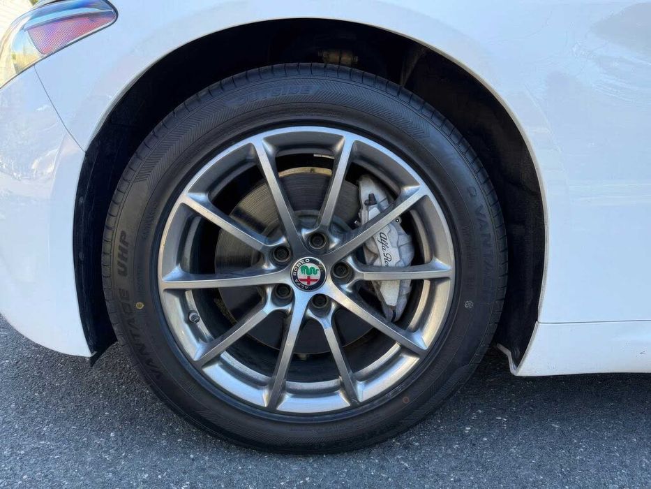 Alfa Romeo Giulia      2018