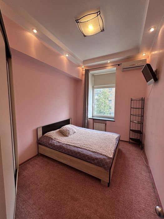 Здам трикімнатну квартиру вул. Жилянська 104/24 Царський будинок