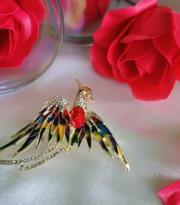 Broszka Egzotyczny ptak wysadzany kryształami