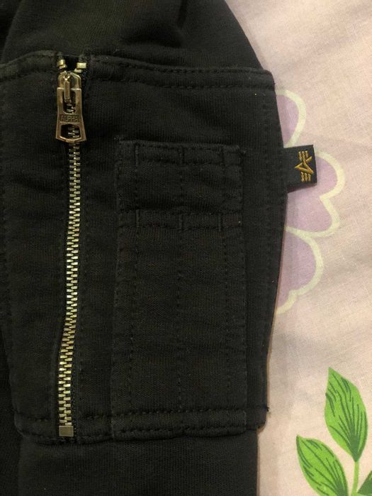 Продам Кофту Alpha Industries