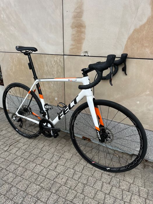 Rower szosowy Felt 2020, karbon, tarcze, Di2, rozmiar 56