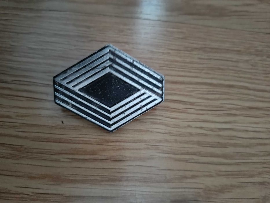 Vendo símbolos de marcas de automóveis