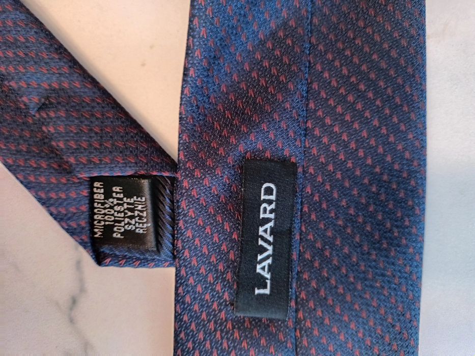 Gustowny Krawat Lavard