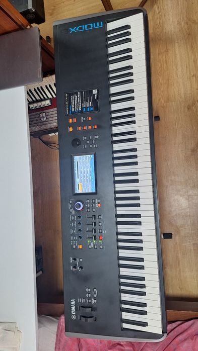 Yamaha MODX8 komplet z brzmieniami