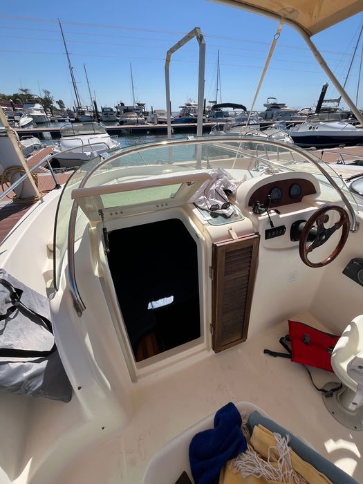 Jeunneau Cap Camarat 625Wa com lugar Marina de Olhão