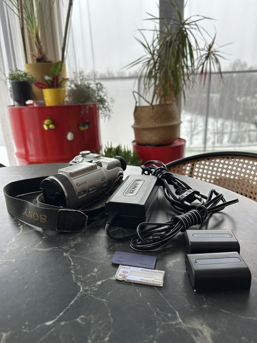 Aparat fotograficzny SONY DSC-F717