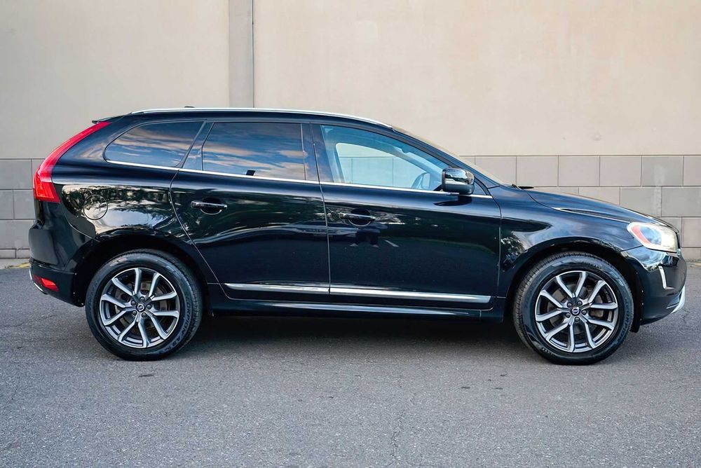 Volvo XC60      2016