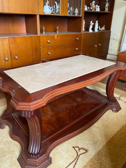 Mesa de sala castanha