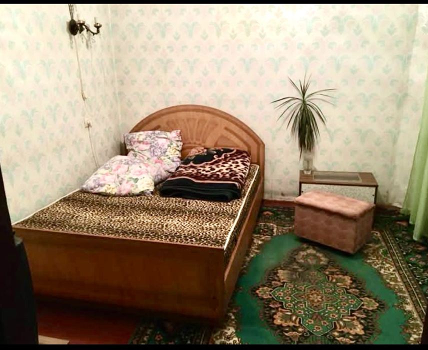 Продам 2 х кімнатну  квартиру на Польовій