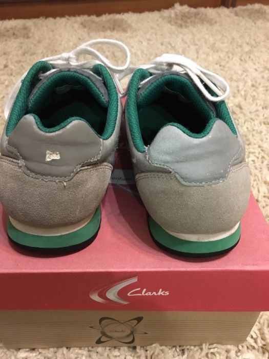 Продам кроссовки Clarks