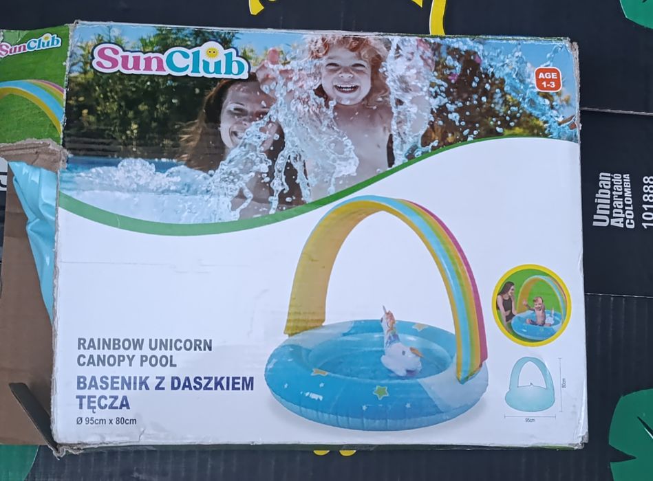 Basenik z daszkiem tęcza 95x80 cm + dmuchany mały jednorożec