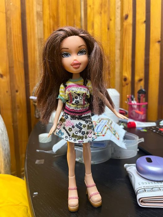Кукла bratКукла bratz 
Оригинал, есть нюанс у нее совсем немного расша