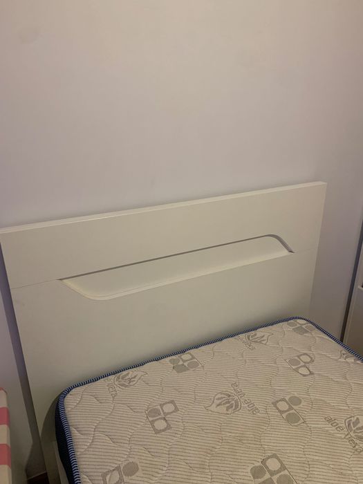 Cama de criança/adolescente em excelente estado com colchão incluido