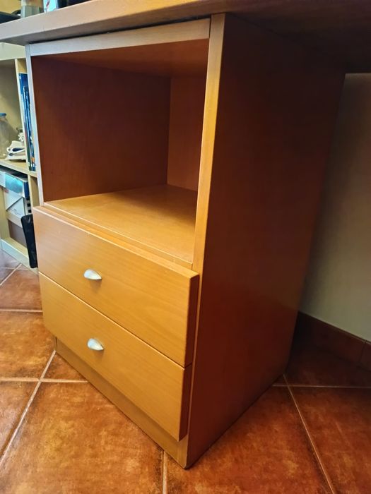 Secretaria de madeira