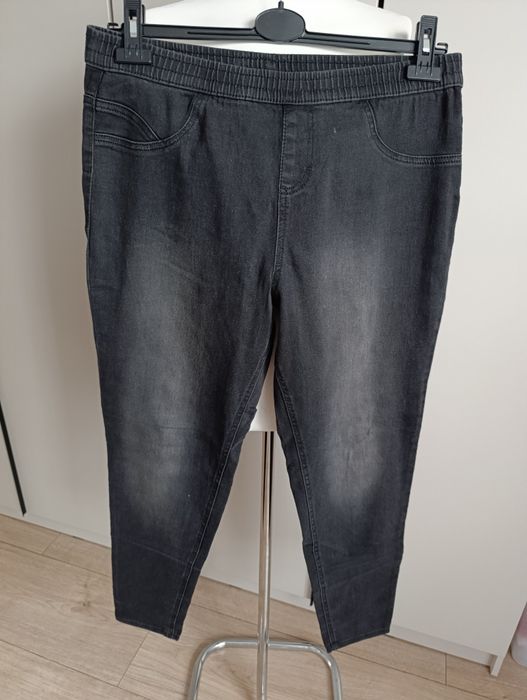 Spodnie damskie Nowe bez metki czarne skinny wygodne