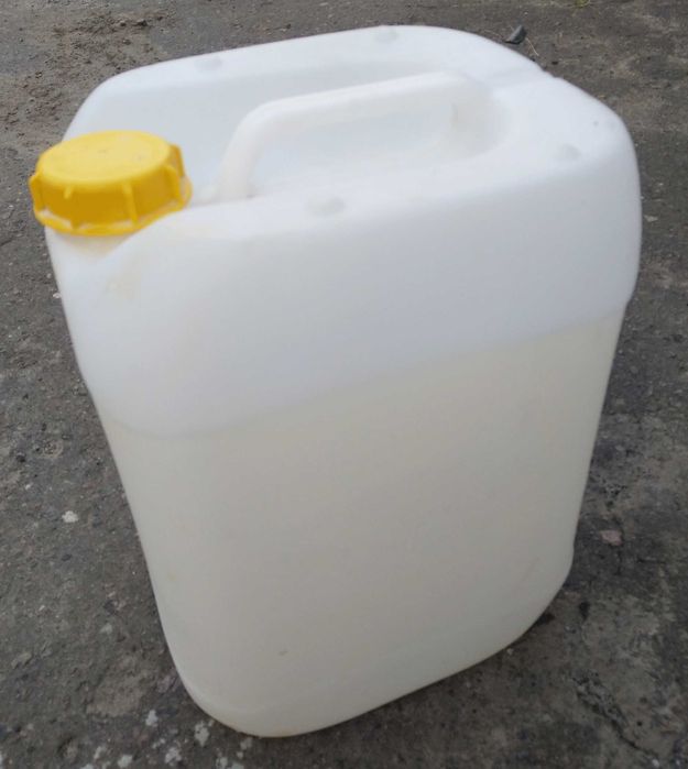 Пластикова каністра 20л.
