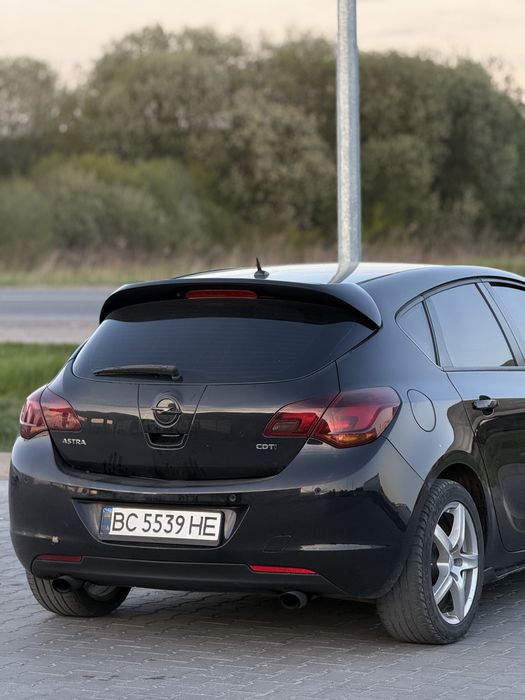 Opel Astra J Hatchback
