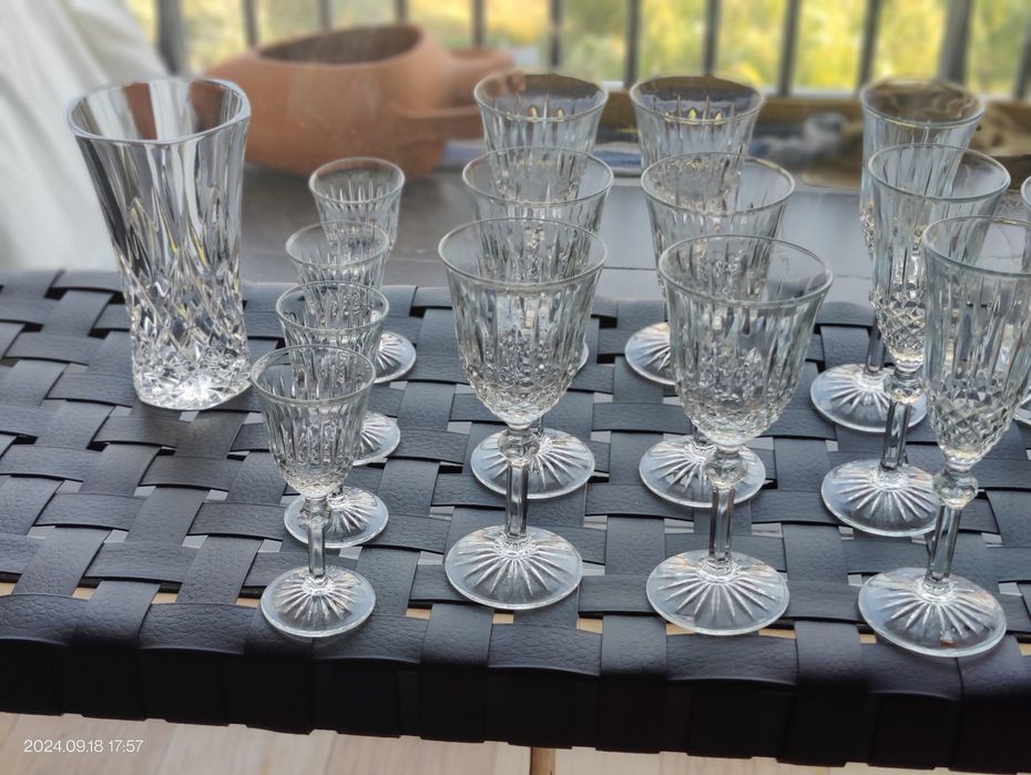 Prato de aperitivos e outras loiças