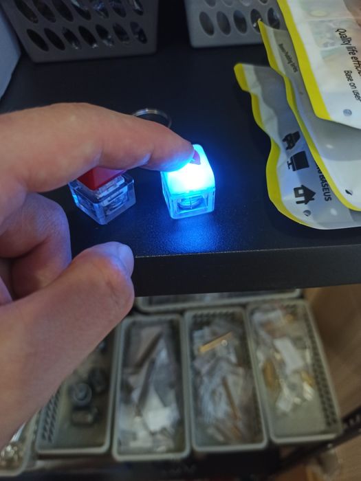 Брелок для геймерів кнопка свитч(кейкап) антистресс