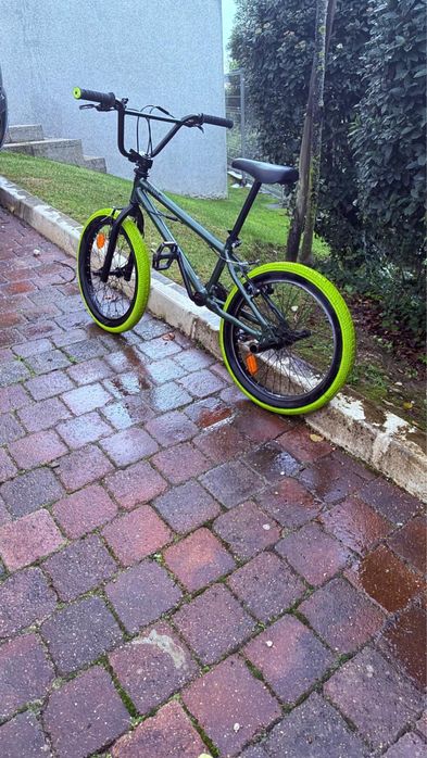 Bmx praticamente nova