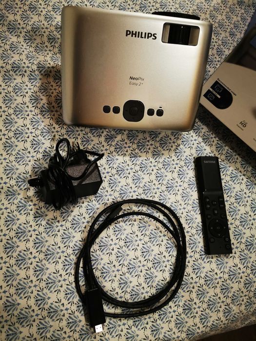 Vendo projector Philips novo