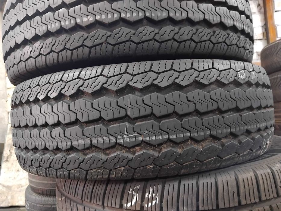 Шини бу 225/75 R16C Continental VancoFourSeason Пара