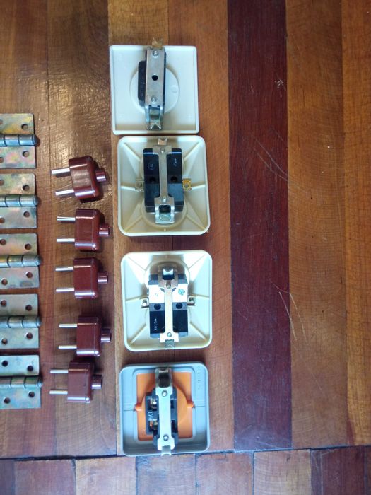 Продам розетки, електровилки та петлі дверні часів СРСР, нові