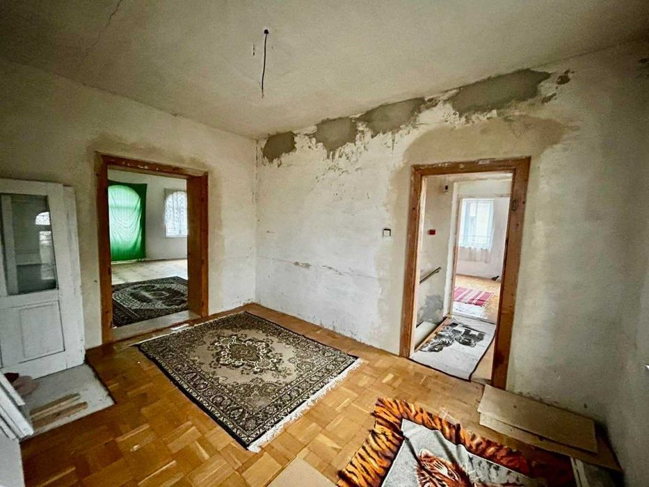 Продаж будинку в с. Курів (40 км від Івано-Франківська)