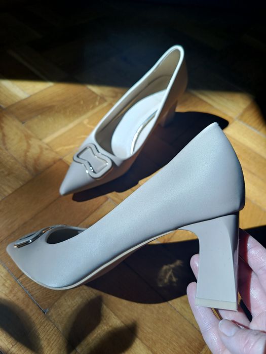 Buty, czółenka damska e na obcasie