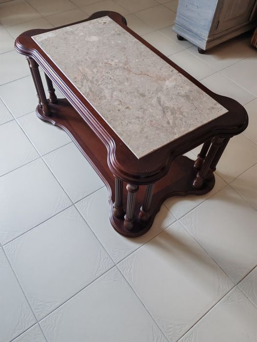 Mesa de Centro ( Madeira Maciça e Tampo em Pedra)