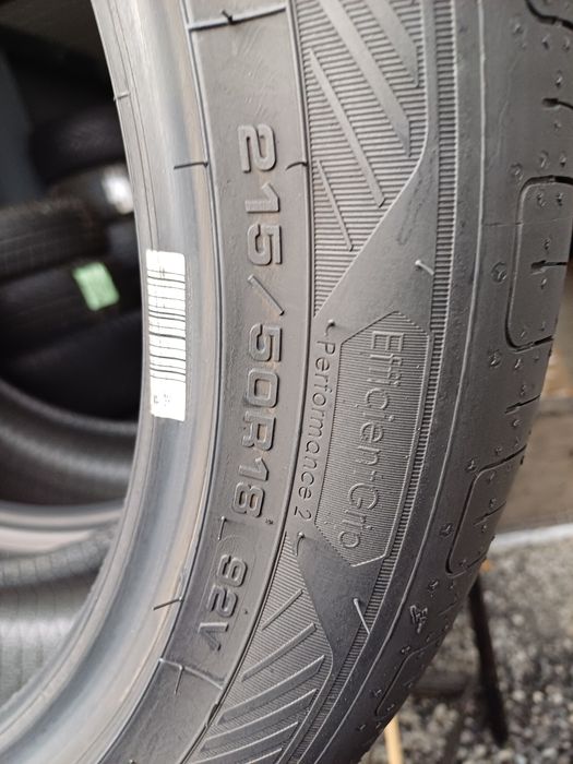 215/50/18 Sprzedam parę opon letnich Goodyear