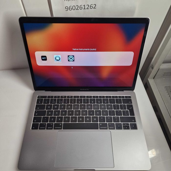 MacBook Pro 13" ( com varios programas)