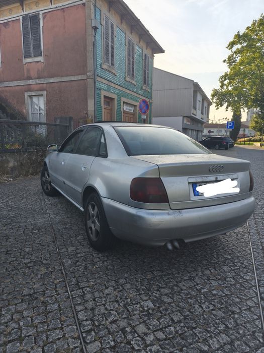 Audi A4 1.9 TDI 90cv — 1996  700€