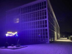 Продам 2-о к/к 72 м2 з меблями та технікою в Новомиколаївці.