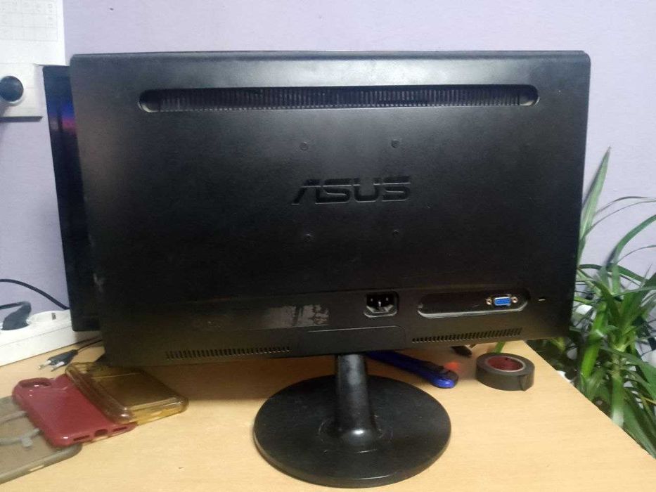 Монитор ASUS в хорошем состоянии на 17 дюймов Б/У