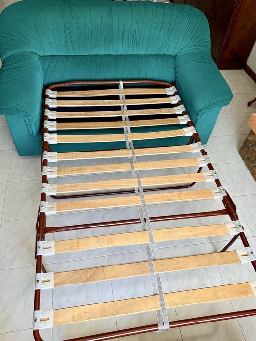 Sofá cama e dois sofás individuais