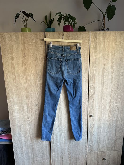 Spodnie rurki wysoki stan push-up