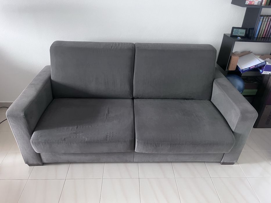 Sofá cama cinzento